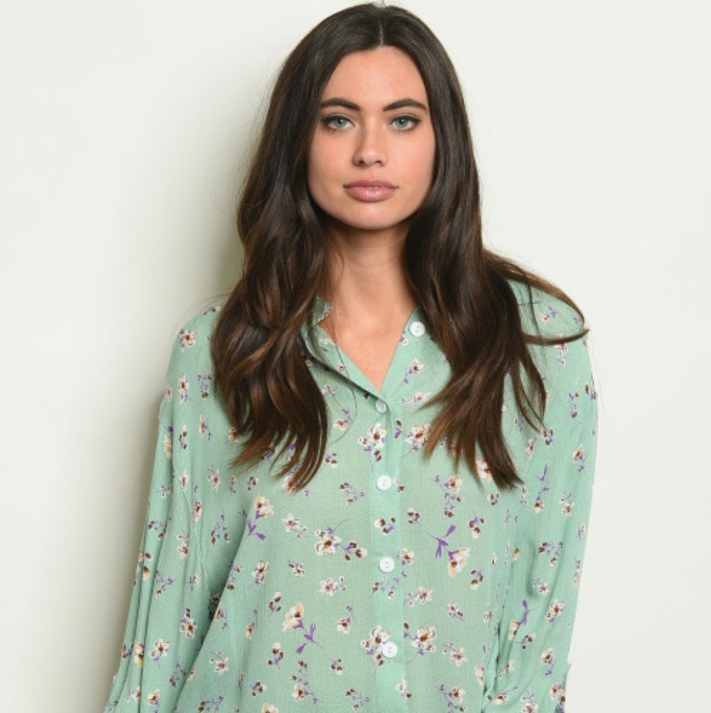 SALE!🔥LAST 1! Floral Button Down in Sage